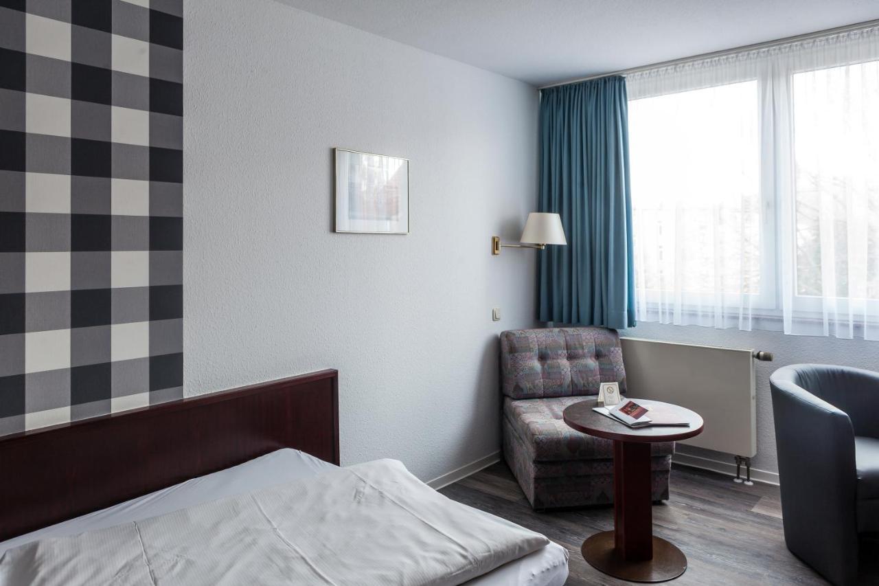 Hotel Anhalt Кётен Экстерьер фото