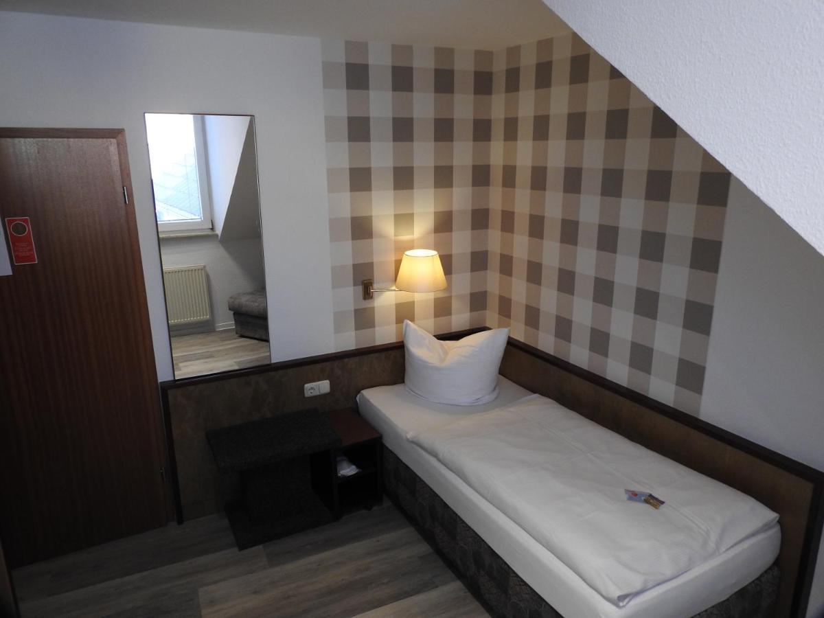 Hotel Anhalt Кётен Экстерьер фото